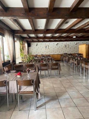 Hotel Restaurant De La Poste Saint-Colomban-des-Villards 外观 照片