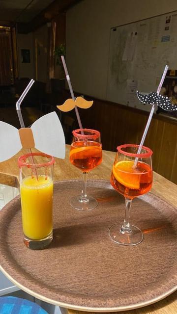 Hotel Restaurant De La Poste Saint-Colomban-des-Villards 外观 照片